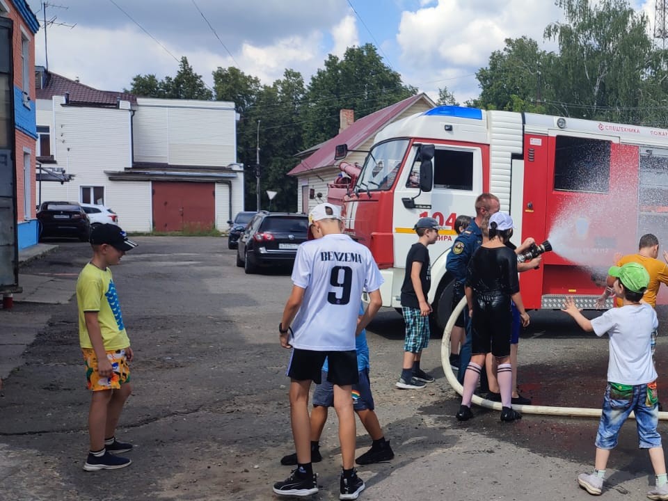 Водяное представление устроили в Кашире в честь создания Государственного пожарного надзора