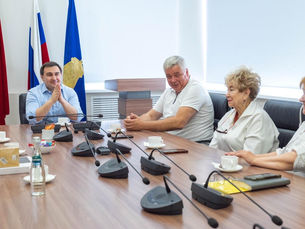 Глава Реутова передал квадрокоптер новому знакомому бойцу СВО