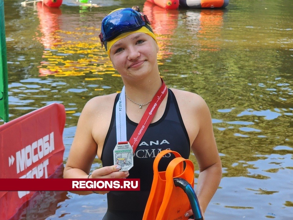 Пловцы от 14 до 75 лет состязались на турнире Swimcup на Клязьминском водохранилище в Мытищах