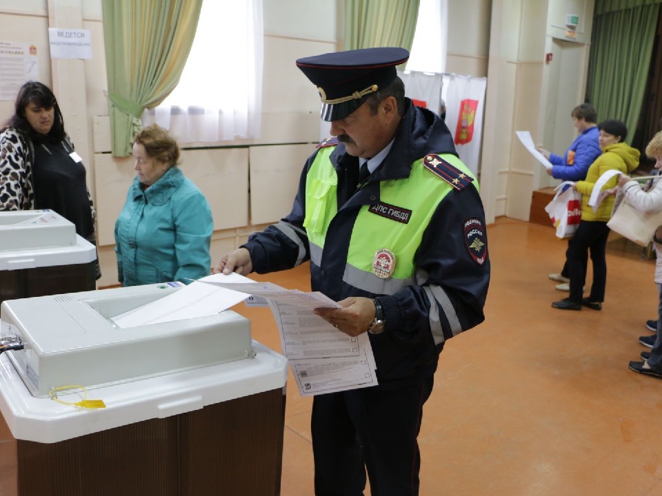 Сотни полицейских будут следить за порядком на участках во время выборов в Дубне