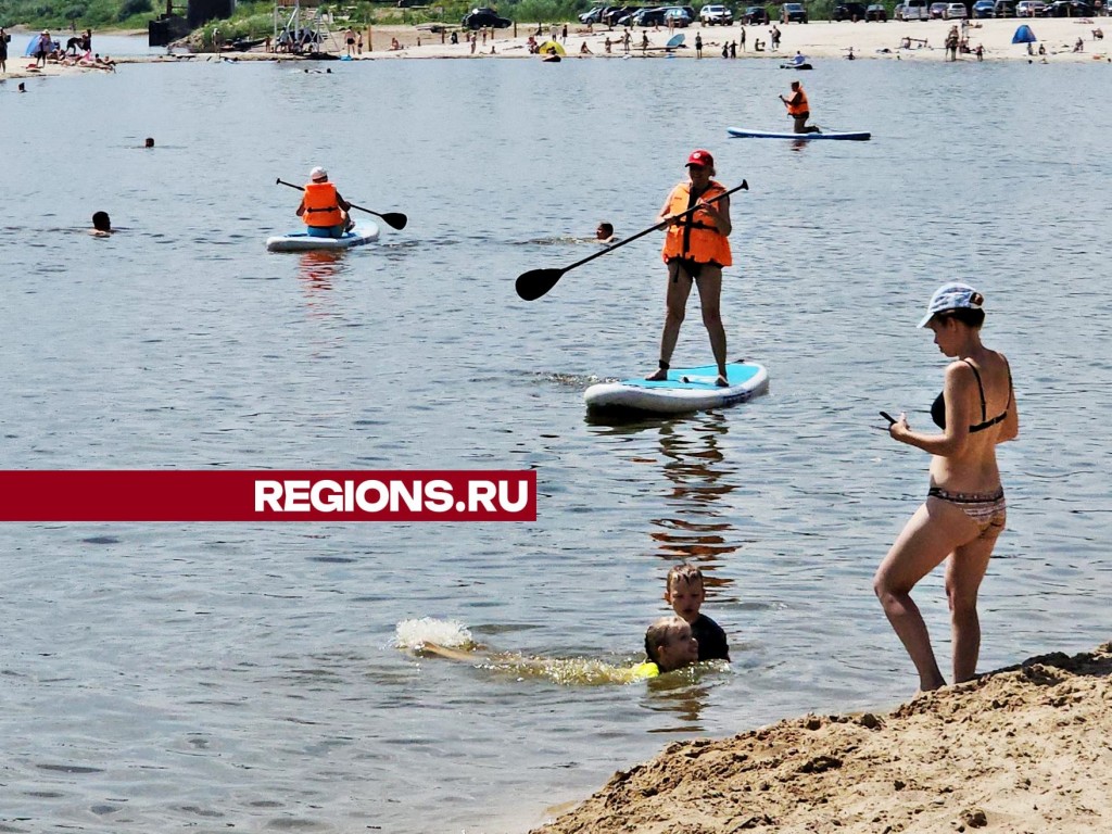 82-летняя серпуховичка впервые встала на сапборд | REGIONS.RU / Серпухов