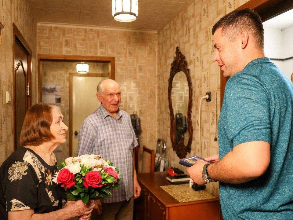 Чете Голышевых из Подольска вручили медаль «За любовь и верность»