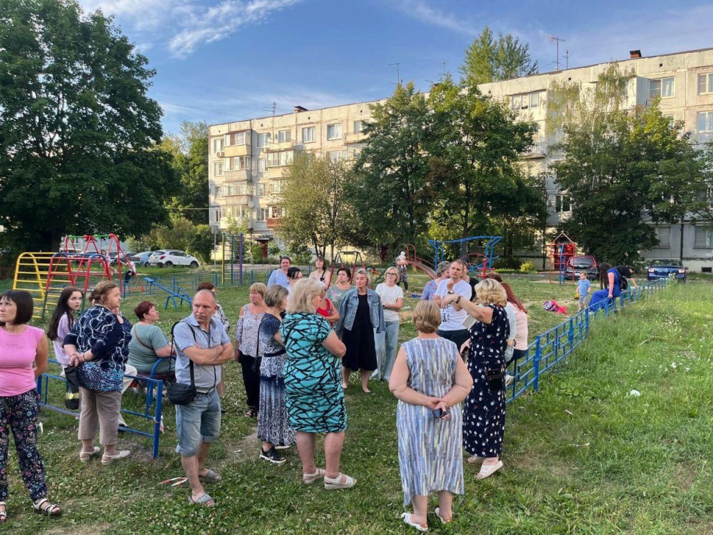 Жители домов по улице Беляева высказали пожелания, каким они хотят видеть  свой двор | REGIONS.RU / Щелково