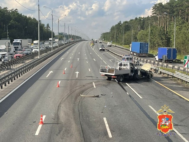 Два человека погибли и трое пострадали в ДТП под Подольском