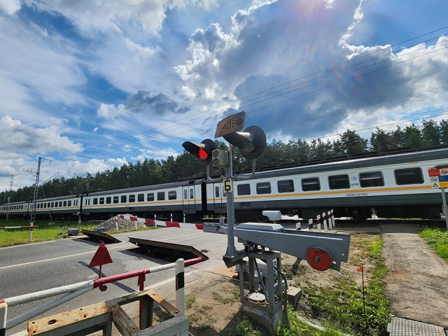 С 17 по 18 июля на ж/д переезде станции Уваровка изменится схема движения автомобилей