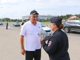 Дубненским автолюбителям предложили надеть «пьяные очки» и увидеть происходящее глазами нетрезвого водителя