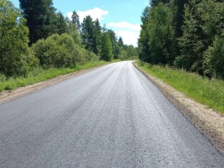 В деревне Тереньково обновили асфальт