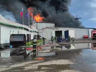 Спасатели раскрыли подробности тушения мощного пожара на заводе автомасел в Талдоме