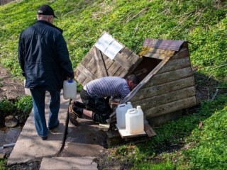 Родник с чистой водой обустроят в деревне Воскресенки