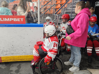 В Красногорске появилась новая команда по хоккею для детей-инвалидов