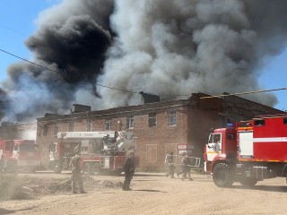 Ежегодные пожары и миллиардный долг: что известно о компании, владеющей сгоревшим цехом в Химках