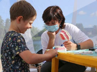 Терапевты, педиатры и врачи УЗИ проверят здоровье дубненцев в парках на День города