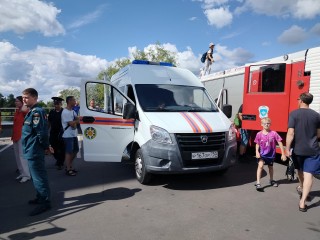 Дубненские спасатели не допустили чрезвычайных ситуаций на дне рождения местного ТРК