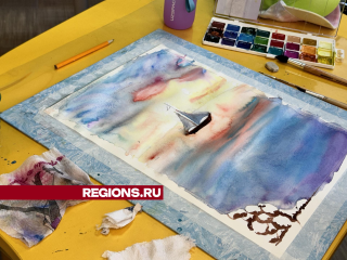 Морские приключения на бумаге: дети из Шаховской учатся рисовать акварелью