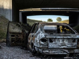 Машина загорелась на Волоколамском шоссе в Истре