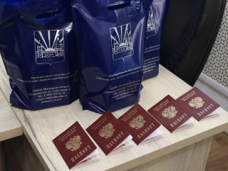 Юные дзержинцы получают свои первые паспорта в торжественной обстановке