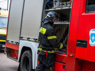 Инспекторы выясняют причину пожара в квартире на Быковском шоссе в Малаховке