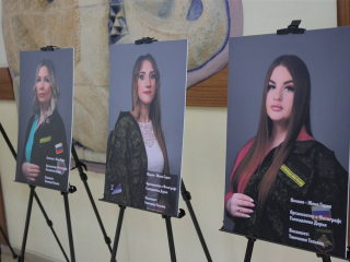 Жительницы Коломны и Озер стали участницами патриотического фотопроекта