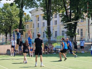Спортсмены из Ступина и Коломны сразились на открытом турнире по волейболу