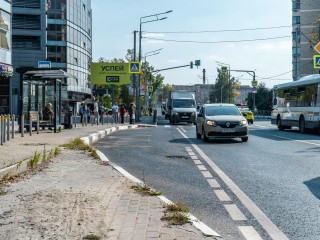 Очистили проезжую часть, отремонтировали знаки и остановки: в Мытищах провели большую уборку на шоссе