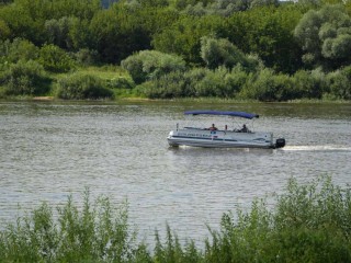 В Серпухове неравнодушные жители привели в порядок зону отдыха у воды в районе деревне Лужки