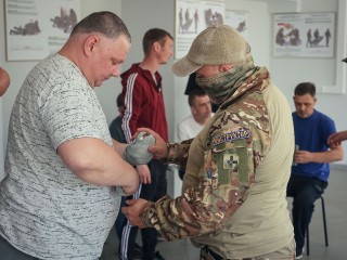 «За чистое небо и спокойное будущее»: доброволец отправился на СВО вслед за своим отцом