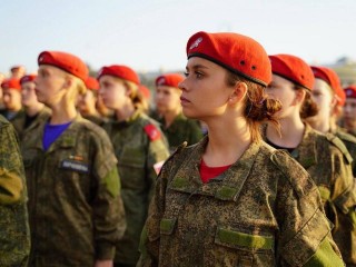 Школьница из Мытищ примет участие в параде в День Военно-морского флота в Санкт-Петербурге
