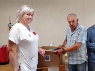 Бойцам, проходящим лечение в Наро-Фоминском госпитале, передали гуманитарную помощь