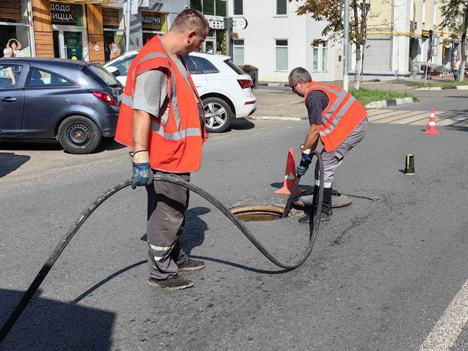 Более двух километров водопроводных сетей промыли в Балашихе