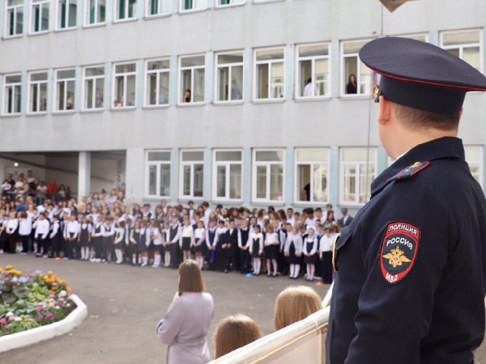 Полицейские с собаками будут следить за общественным порядком на День знаний в Дубне