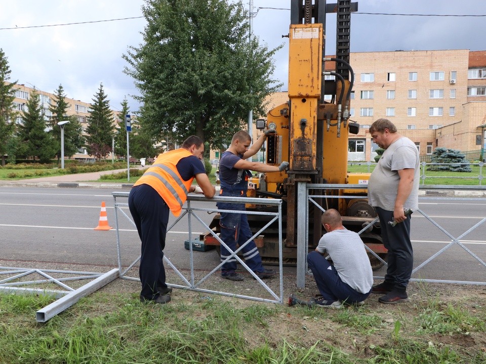 Сорок метров ограждения сделали дорогу на Советской улице безопаснее