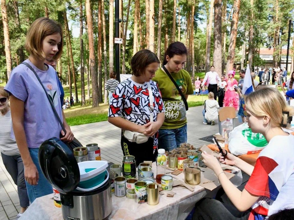 На Дне города жуковчане собрали гумпомощь для жителей Курской и Белгородской областей