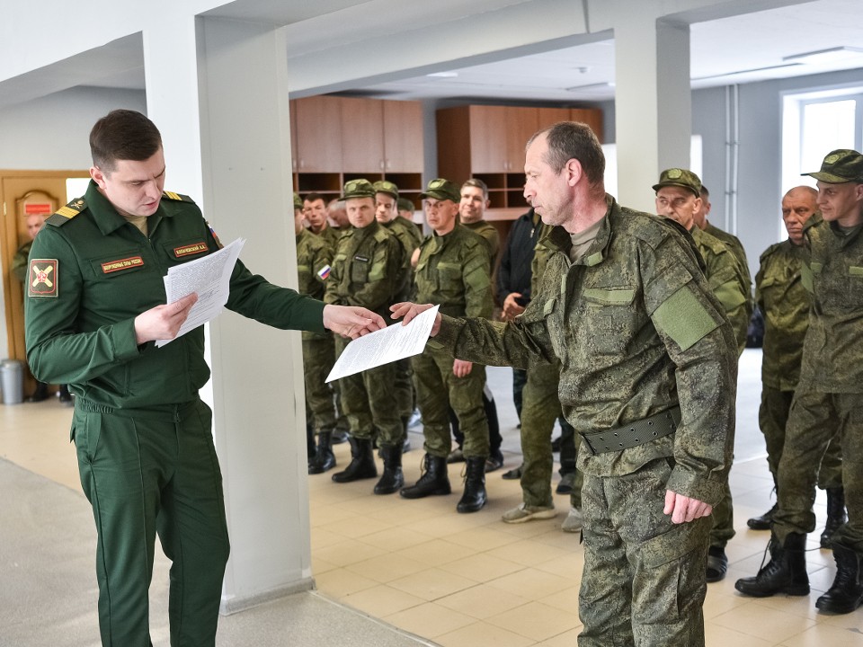 Зарайцев приглашают на службу в танковую армию