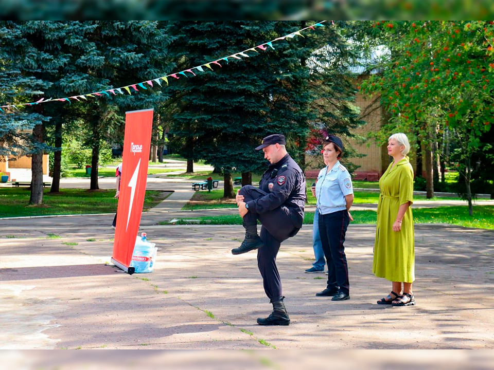 Общественник Иванова рассказала, зачем полицейские Воскресенска провели зарядку для детей