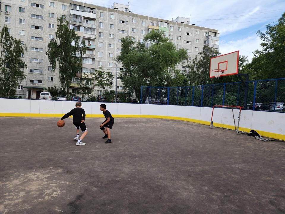 Новую многофункциональную спортивную площадку установили в Орехово-Зуеве