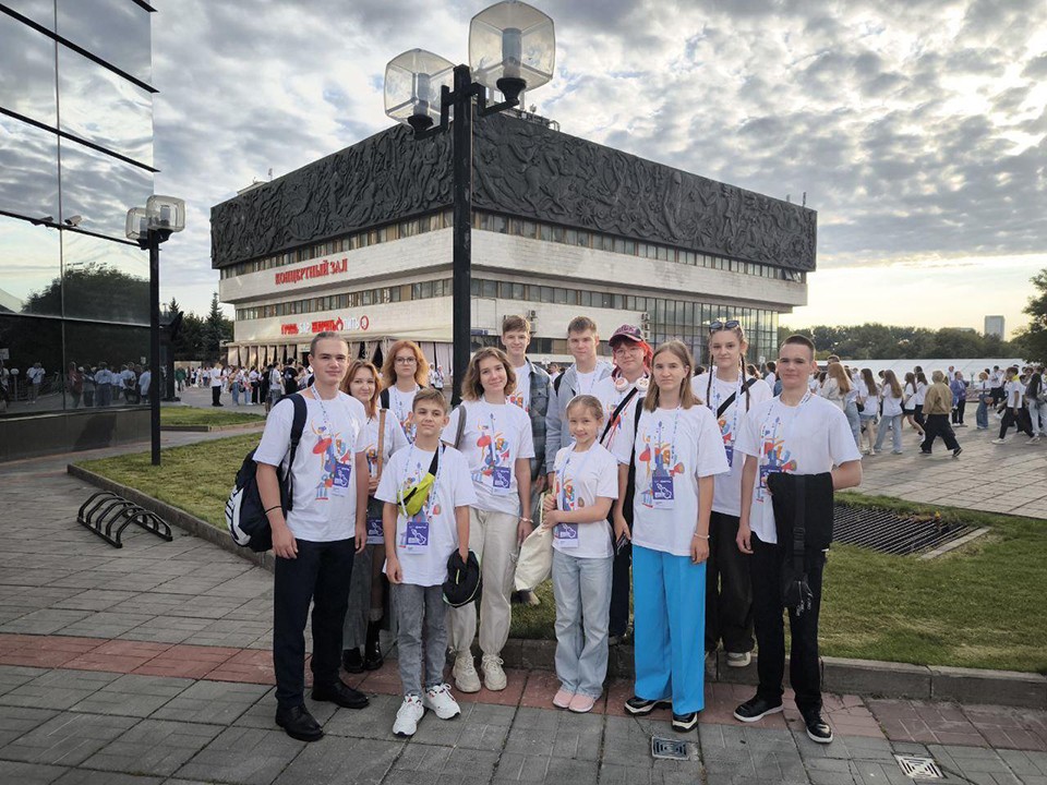 Делегация детей из Подмосковья принимает участие  в столичном культурном форуме