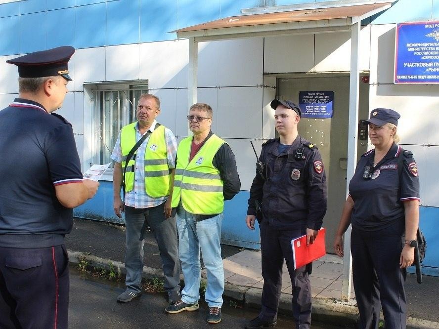 В Серпухове прошло совместное патрулирование с полицейскими и представителями Добровольной народной дружины