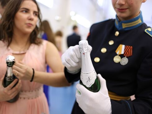 В Госдуме собрались запретить детское шампанское уже к Новому году