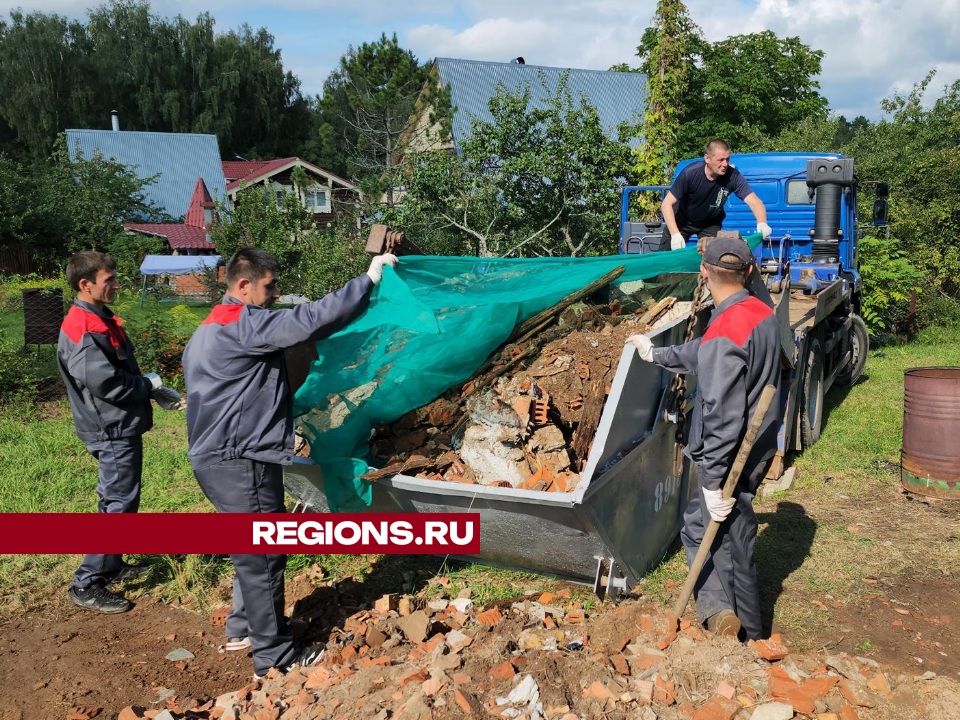 Строительный мусор с участка в Рузе погрузит и вывезет специальная служба