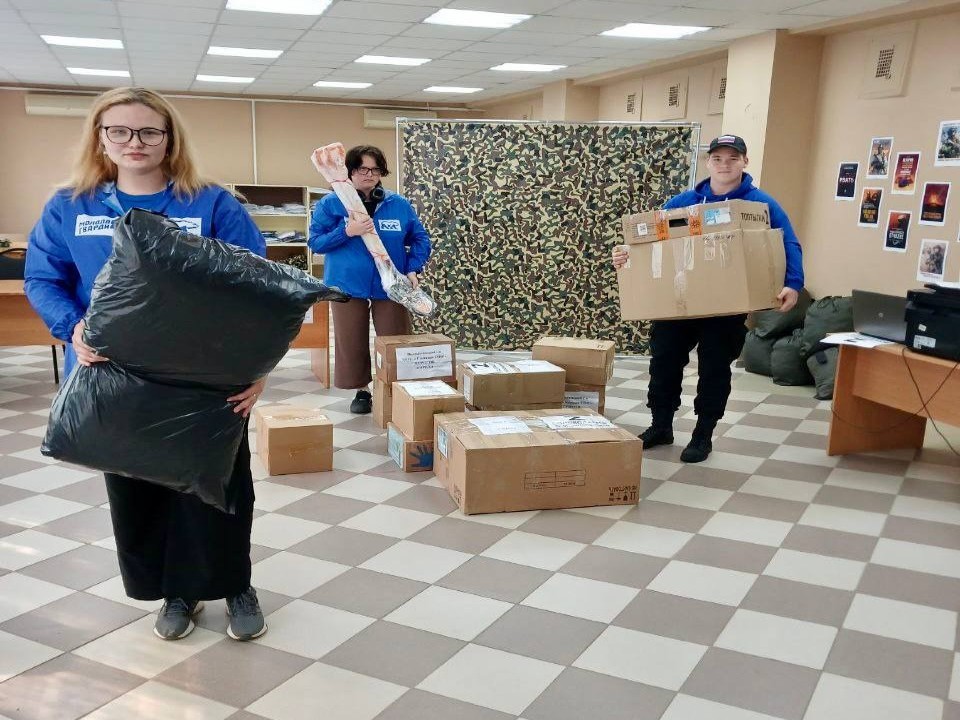 Бензопилу, москитные сети, болгарку, шуроповерт и плащи-палатки отправили волоколамцы в зону СВО