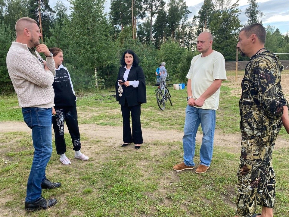 В поселке Свердловский продолжается благоустройство Митянинского карьера