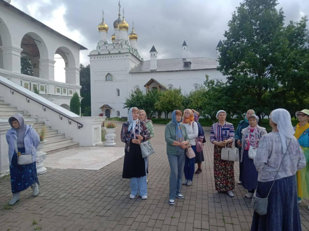 Жители серебряного возраста бесплатно посетили с экскурсией Волоколамский округ