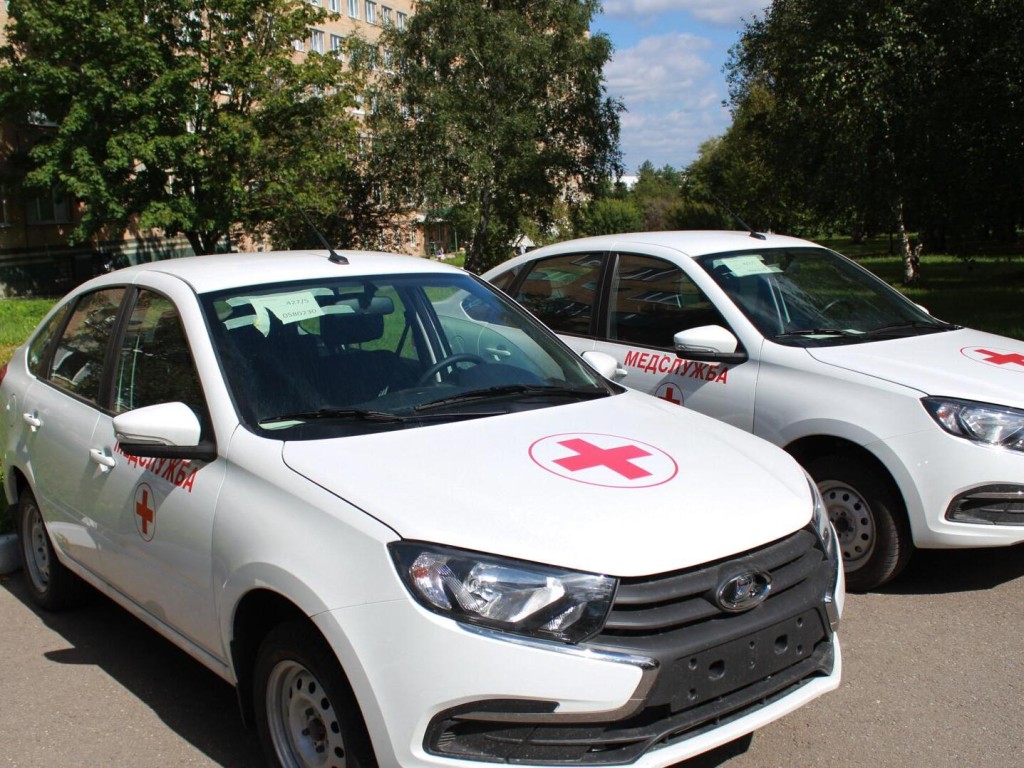 Сергиево-Посадской больнице передали две новых Lada Granta