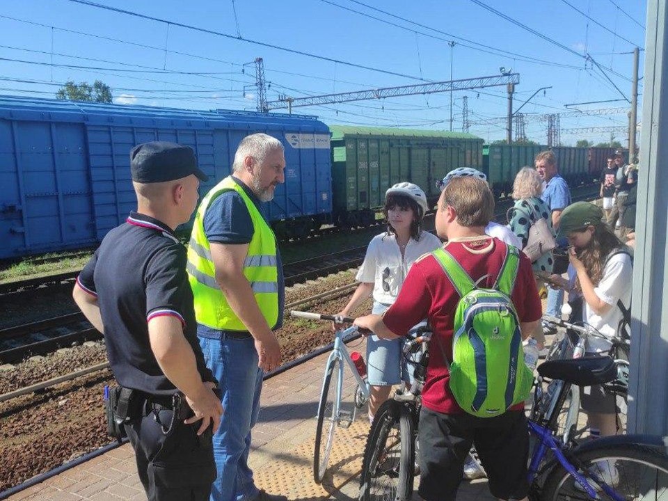 Долгопрудненцам напомнили правила безопасности вблизи железной дороги