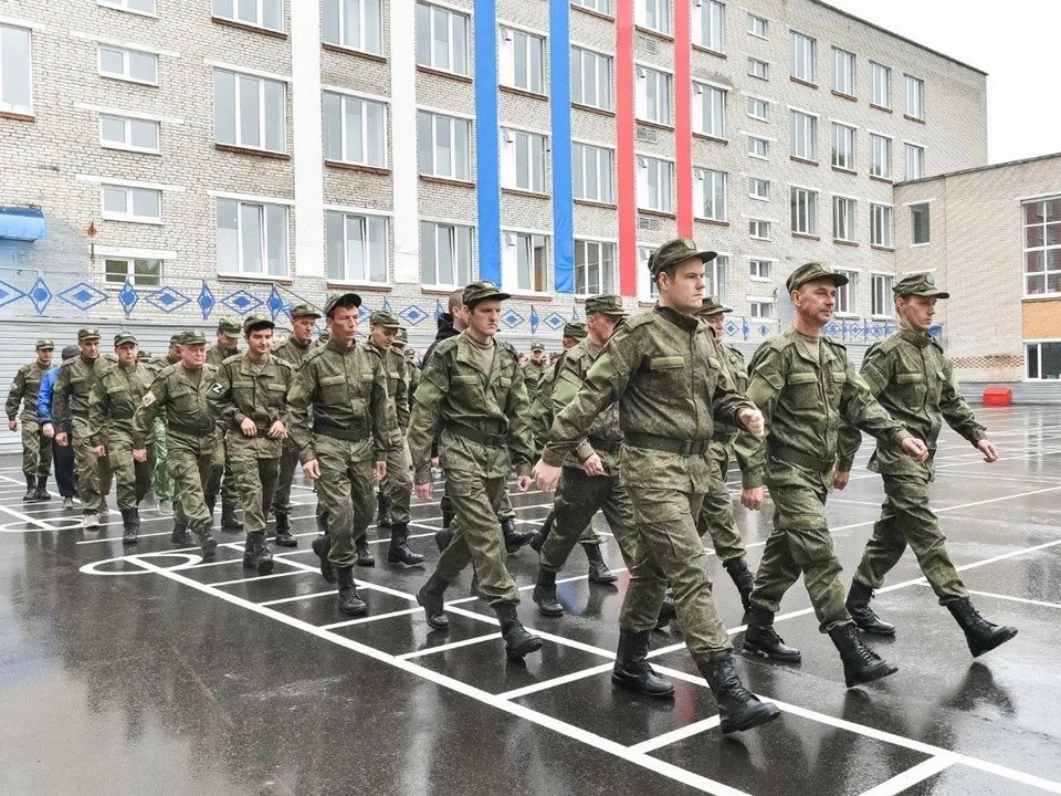 Луховичане могут заключить контракт на военную службу и подготовиться к ней в областном пункте отбора