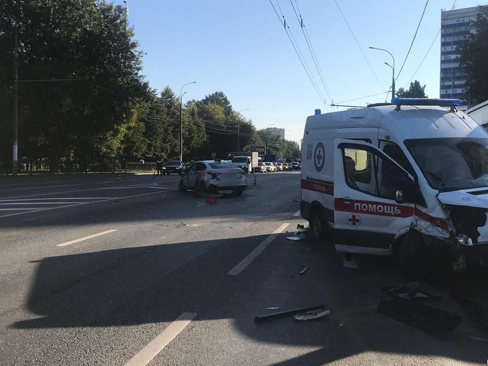 Три человека пострадали в аварии на улице Кирова в Подольске