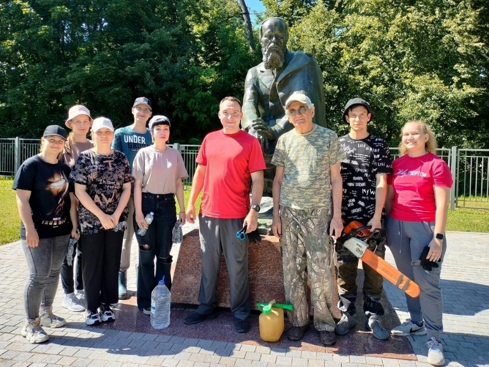 Студенты коломенского ГСГУ помогли благоустроить Липовую рощу в Даровом