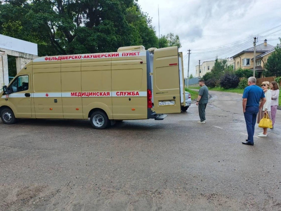 В деревне Меньшово жители прошли обследование в мобильном ФАПе