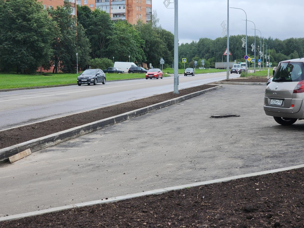 В Черноголовке сделали новую парковку для такси с безопасными въездами и выездами