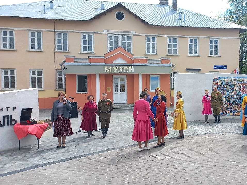 Электростальцев бесплатно научат технике декупажа